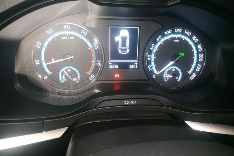 Used Skoda Karoq 2021 TSI280 Luxury Edition Odometer Close Up