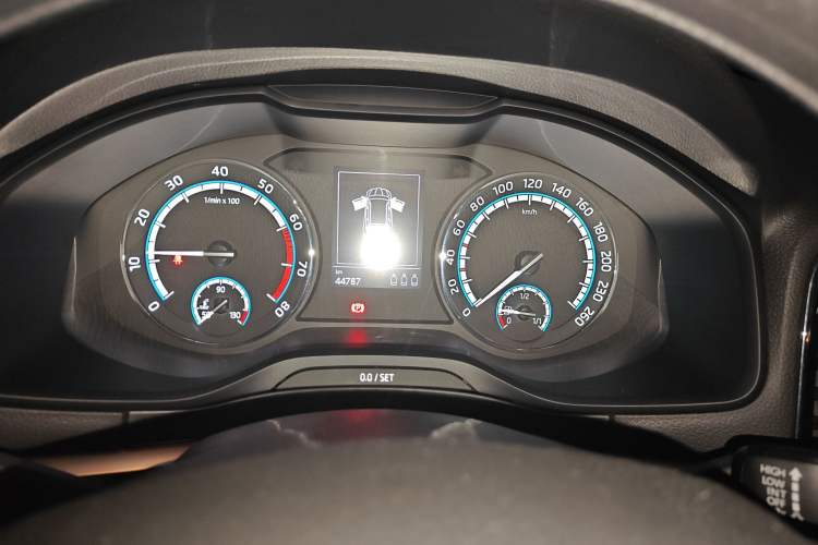 Used Skoda Karoq 2021 TSI280 Luxury Edition Odometer Close Up