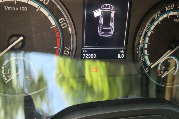 Used Skoda Karoq 2021 TSI280 Luxury Edition Odometer Close Up