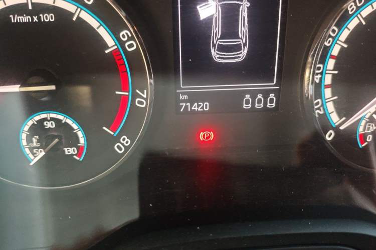 Used Skoda Karoq 2021 TSI280 Luxury Edition Odometer Close Up