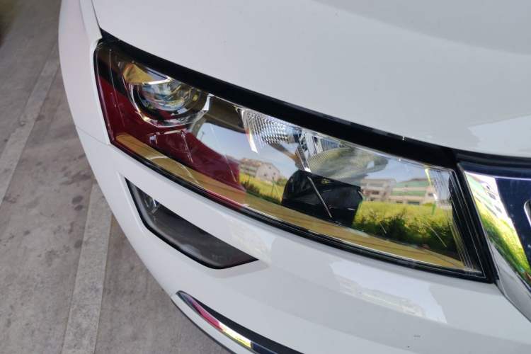 Used Skoda Karoq 2021 TSI280 Technology Edition Right Front Headlight