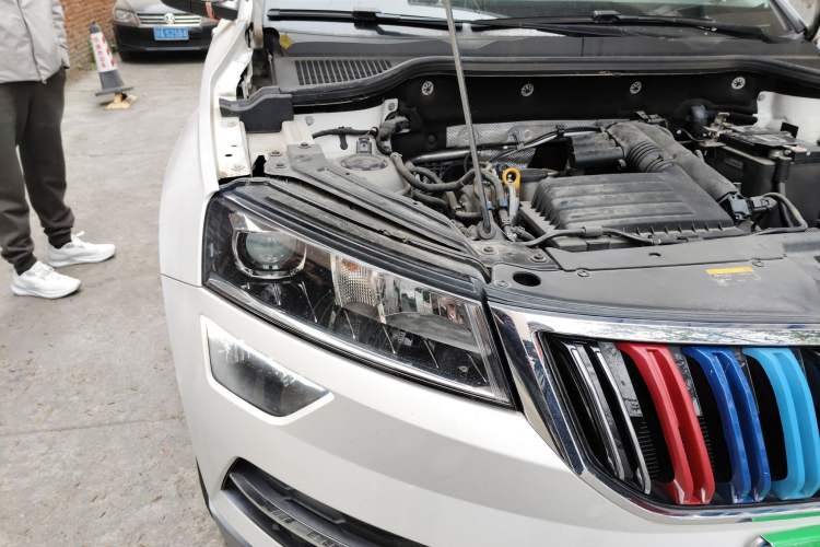 Used Skoda Karoq 2021 TSI280 Luxury Edition Right Front Headlight