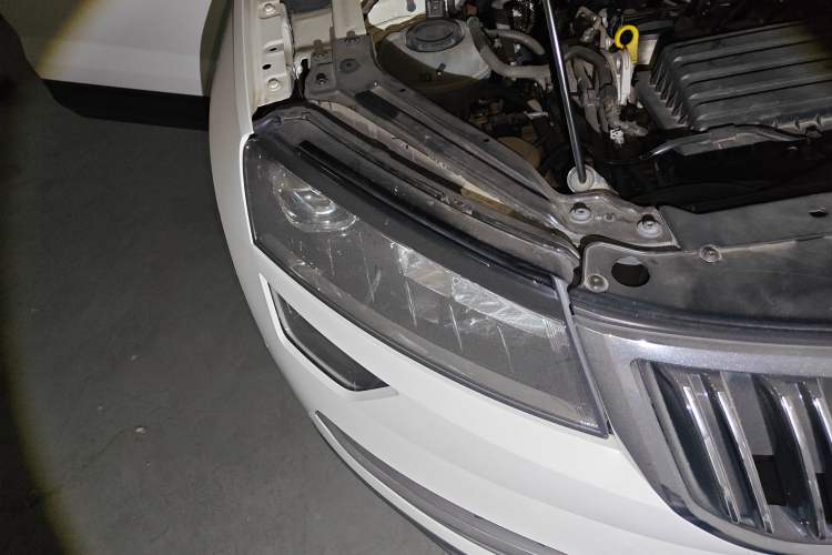 Used Skoda Karoq 2021 TSI280 Luxury Edition Right Front Headlight