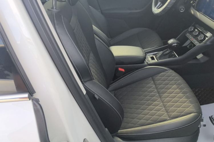 Used Skoda Karoq 2021 TSI280 Luxury Edition Right Front Seat