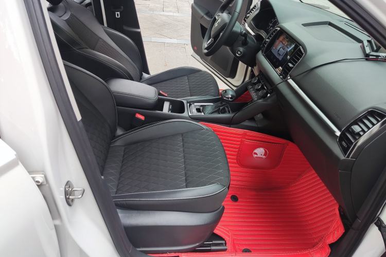 Used Skoda Karoq 2021 TSI280 Luxury Edition Right Front Seat