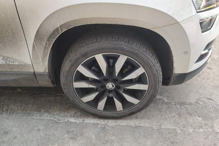 Used Skoda Karoq 2021 TSI280 Luxury Edition Right Front Wheel Hub