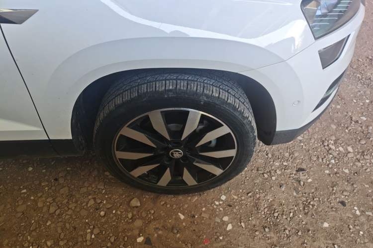 Used Skoda Karoq 2021 TSI280 Luxury Edition Right Front Wheel Hub
