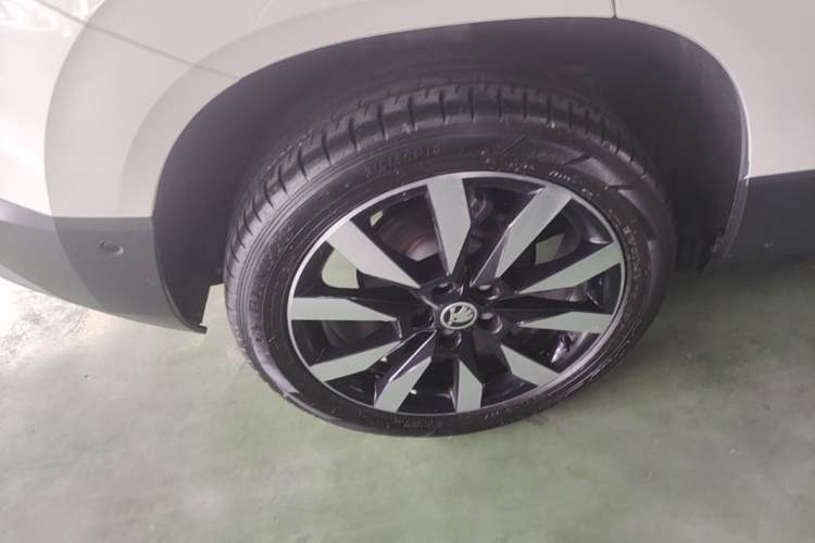 Used Skoda Karoq 2021 TSI280 Luxury Edition Right Rear Wheel Hub