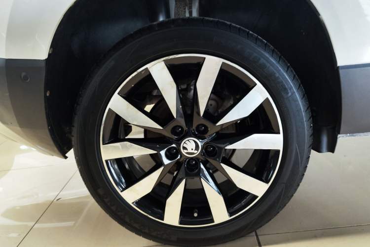 Used Skoda Karoq 2021 TSI280 Luxury Edition Right Rear Wheel Hub