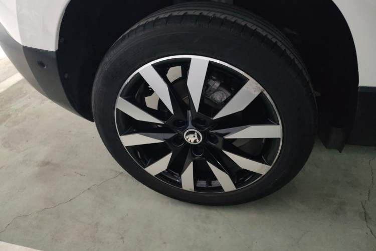 Used Skoda Karoq 2021 TSI280 Luxury Edition Right Rear Wheel Hub