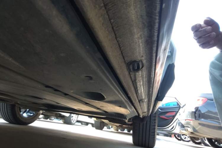 Used Skoda Karoq 2021 TSI280 Luxury Edition Right Side Sill