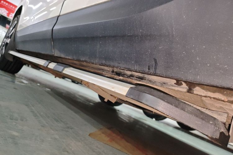 Used Skoda Karoq 2021 TSI280 Luxury Edition Right Side Sill