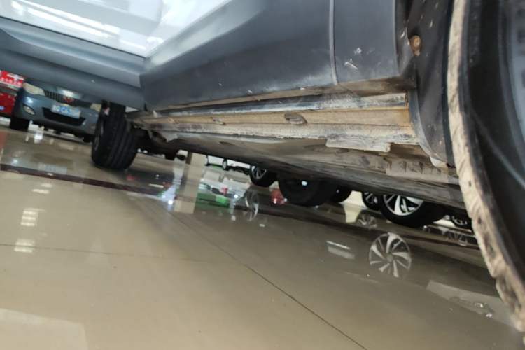 Used Skoda Karoq 2021 TSI280 Luxury Edition Right Side Sill