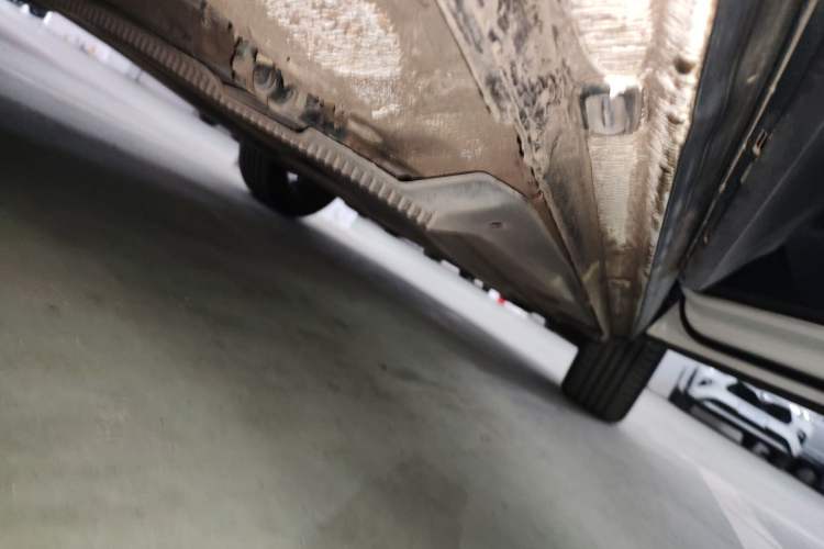 Used Skoda Karoq 2021 TSI280 Luxury Edition Right Side Sill