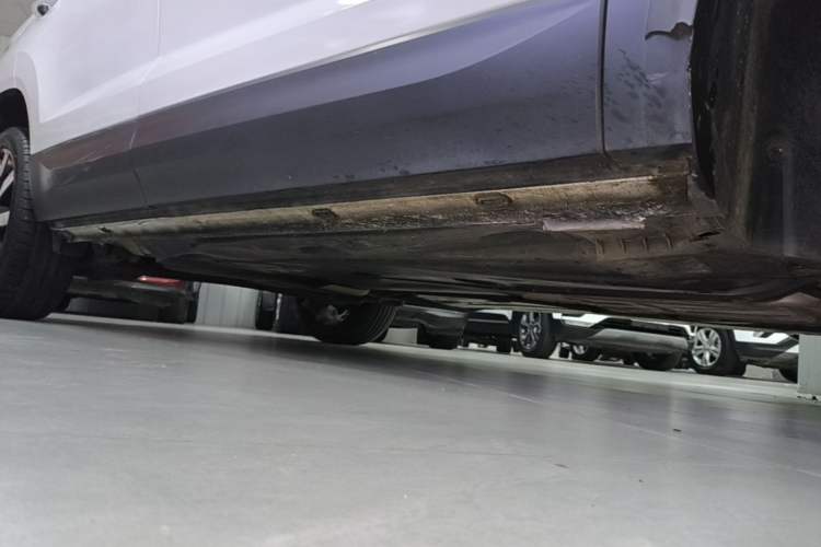 Used Skoda Karoq 2021 TSI280 Luxury Edition Right Side Sill