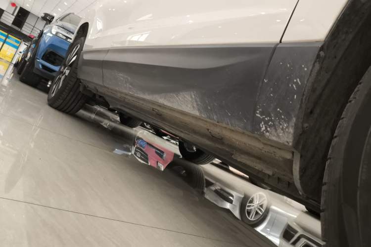 Used Skoda Karoq 2021 TSI280 Luxury Edition Right Side Sill