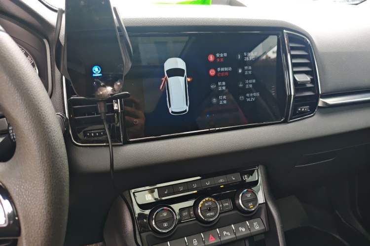 Used Skoda Karoq 2021 TSI280 Luxury Edition Audio And AC Panel