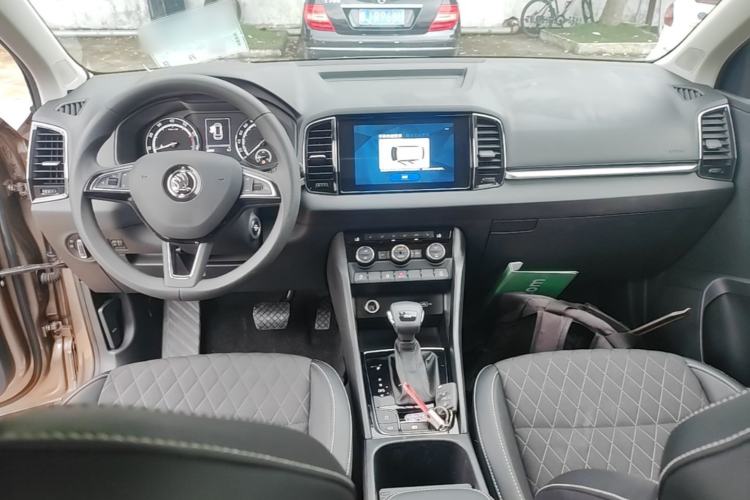 Used Skoda Karoq 2021 TSI280 Technology Edition Center Console