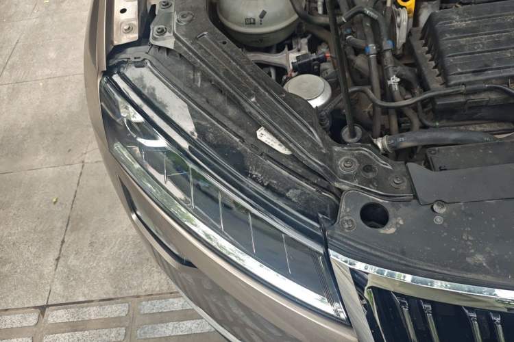 Used Skoda Karoq 2021 TSI280 Luxury Edition Engine Bay Right