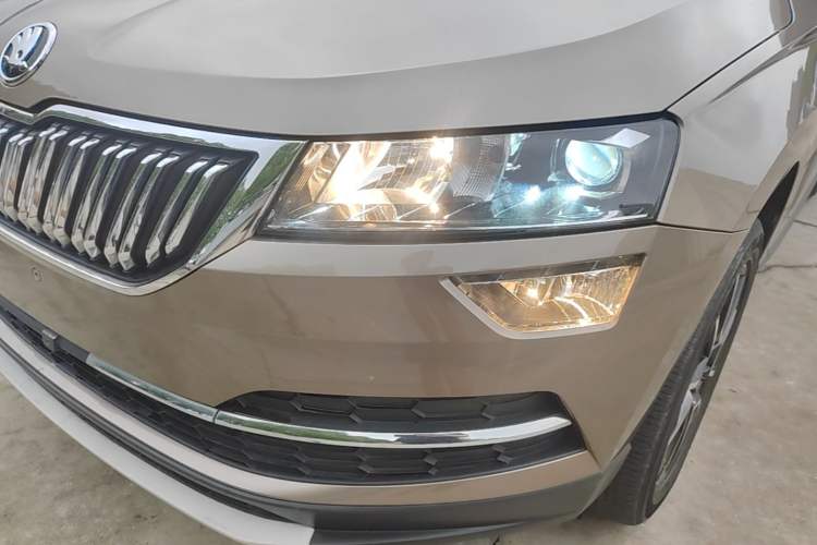 Used Skoda Karoq 2021 TSI280 Technology Edition Left Front Headlight