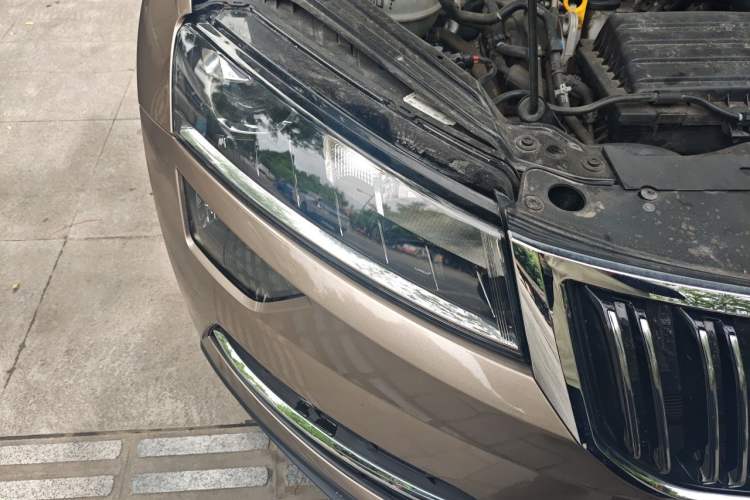 Used Skoda Karoq 2021 TSI280 Luxury Edition Right Front Headlight