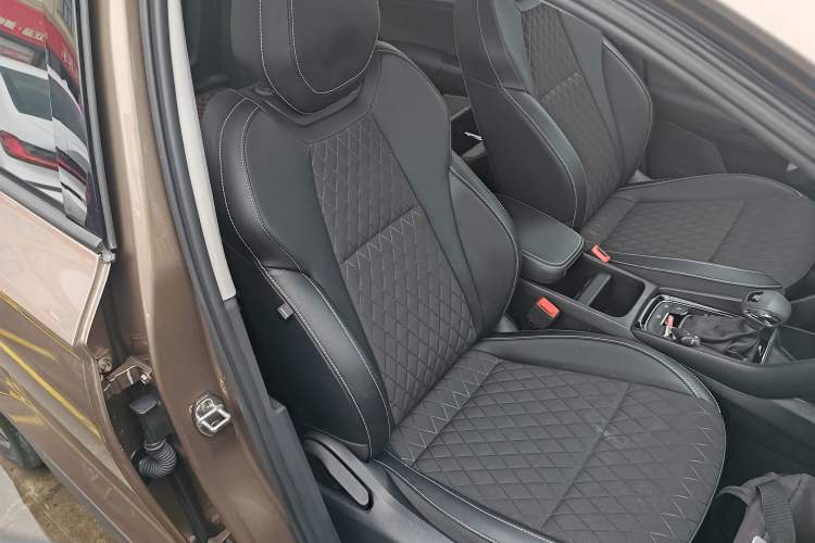 Used Skoda Karoq 2021 TSI280 Technology Edition Right Front Seat