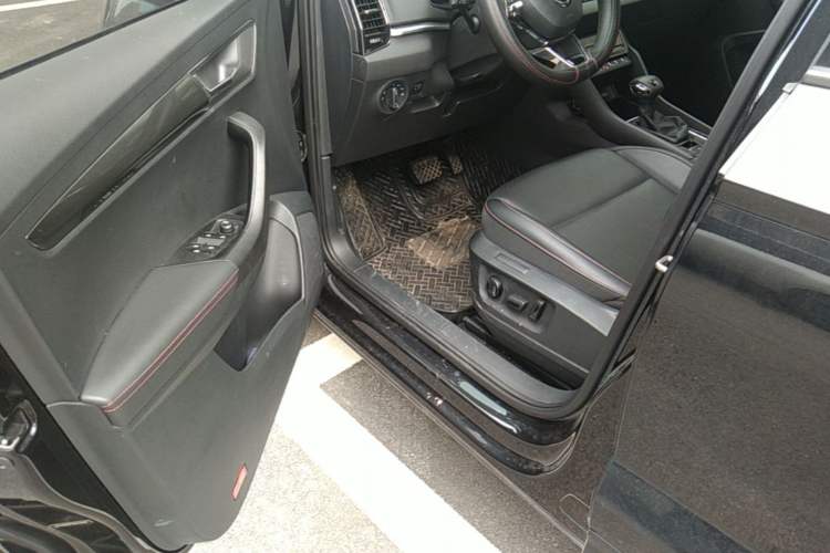 Used Skoda Karoq 2022 TSI280 Premium Edition Driver Seat