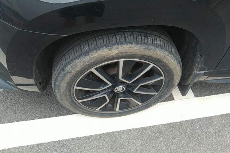 Used Skoda Karoq 2022 TSI280 Premium Edition Left Front Wheel Hub
