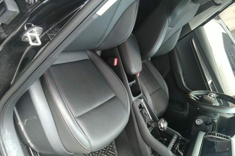 Used Skoda Karoq 2022 TSI280 Premium Edition Right Front Seat