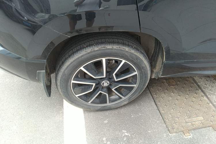 Used Skoda Karoq 2022 TSI280 Premium Edition Right Rear Wheel Hub