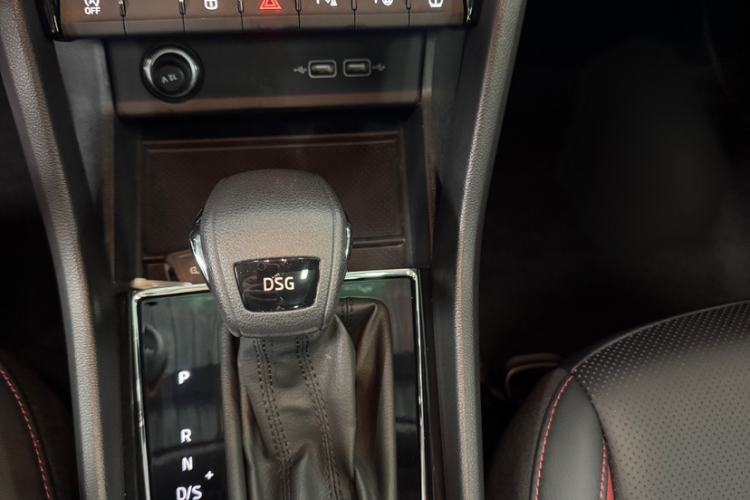 Used Skoda Karoq 2022 Restyled TSI280 Luxury Edition Gear Lever