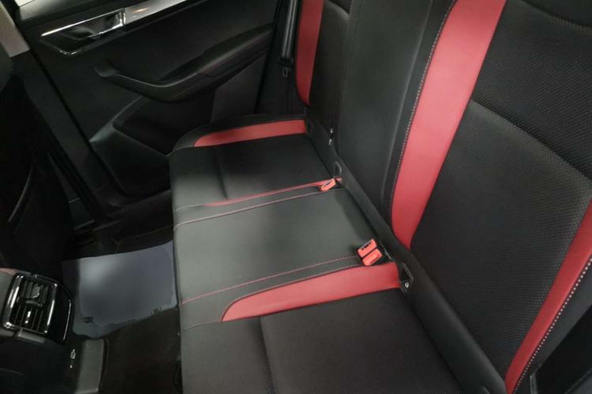 Used Skoda Karoq 2022 Restyled TSI280 Luxury Edition Left Rear Seat