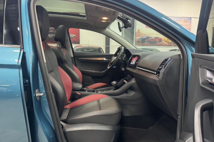 Used Skoda Karoq 2022 Restyled TSI280 Luxury Edition Right Front Seat