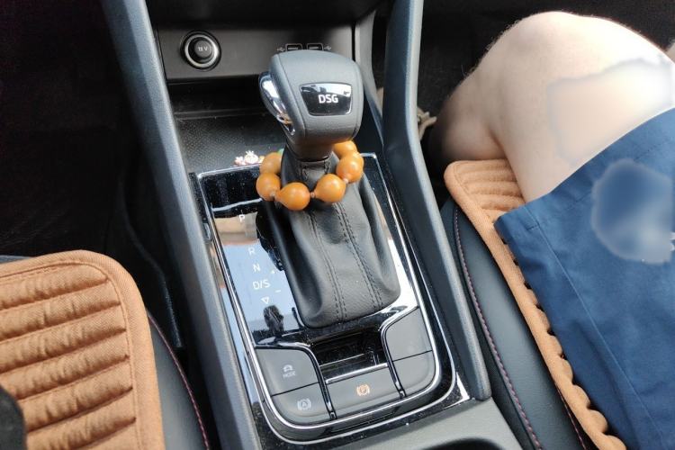 Used Skoda Karoq 2022 Restyled TSI280 Luxury Edition Gear Lever