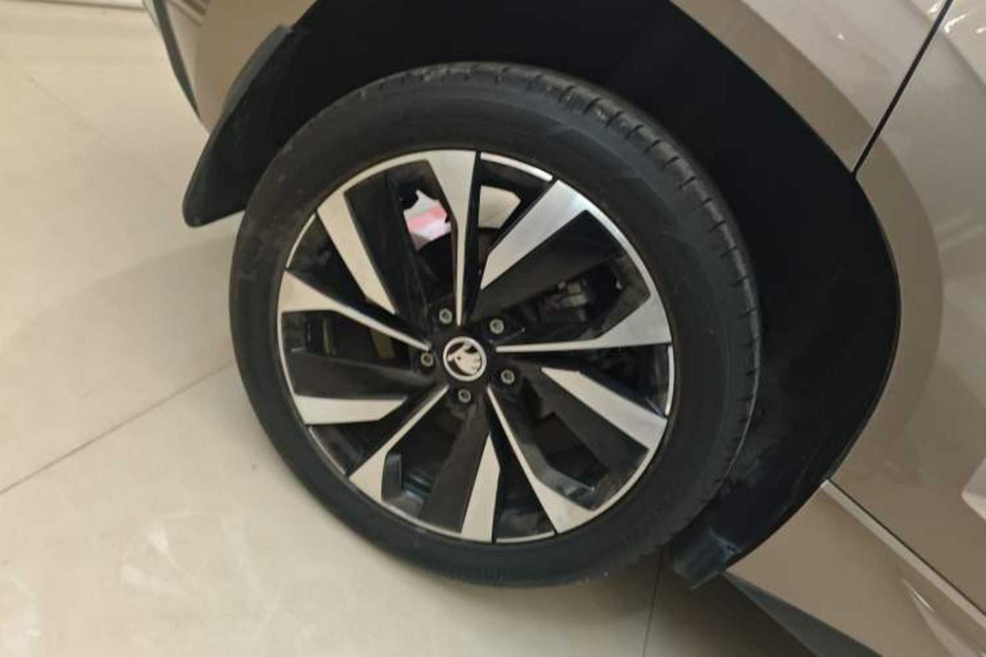 Used Skoda Karoq 2022 TSI280 Prestige Edition Right Rear Wheel Hub