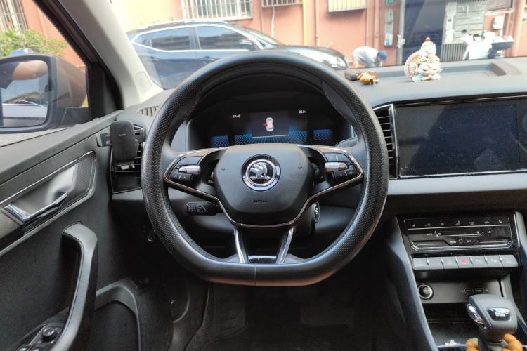Used Skoda Karoq 2022 Restyled TSI280 Luxury Edition Steering Wheel