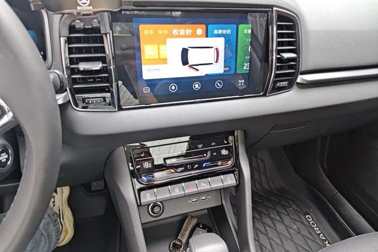 Used Skoda Karoq 2022 TSI280 Premium Edition Audio And AC Panel