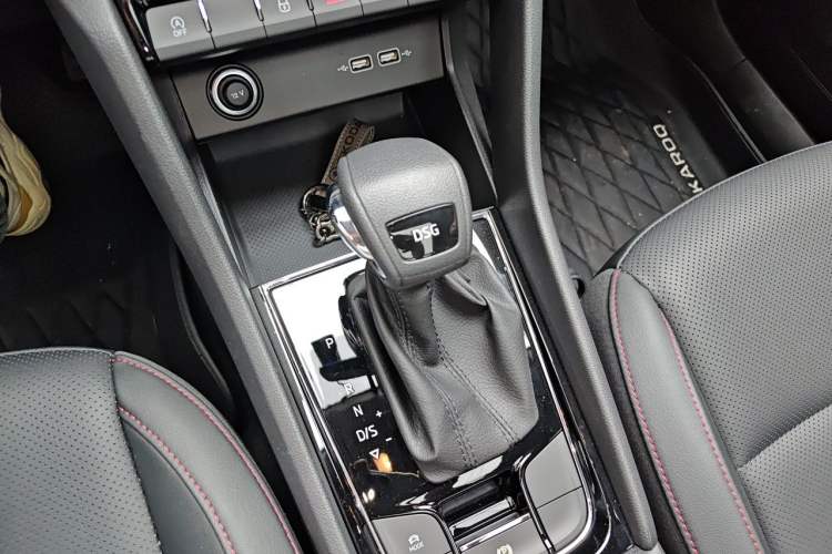 Used Skoda Karoq 2022 TSI280 Premium Edition Gear Lever