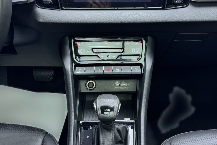 Used Skoda Karoq 2022 TSI280 Prestige Edition Interior 2