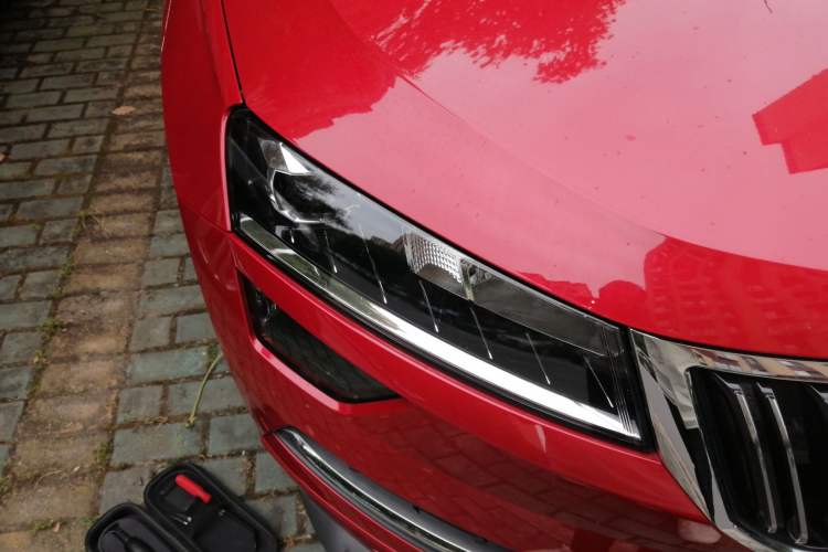 Used Skoda Karoq 2022 TSI280 Luxury Edition Right Front Headlight