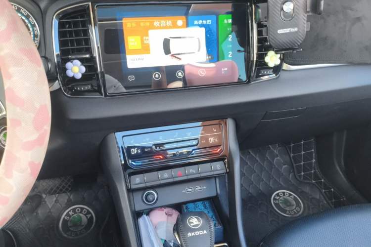 Used Skoda Karoq 2022 TSI280 Luxury Edition Audio And AC Panel