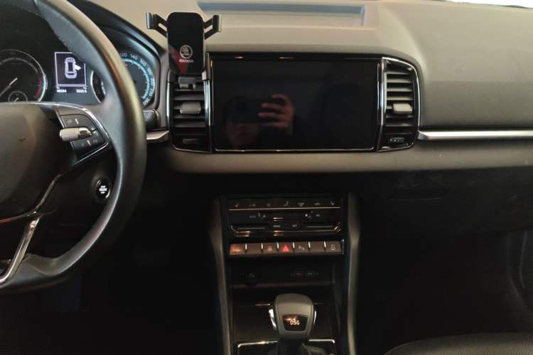 Used Skoda Karoq 2022 TSI280 Prestige Edition Audio And AC Panel