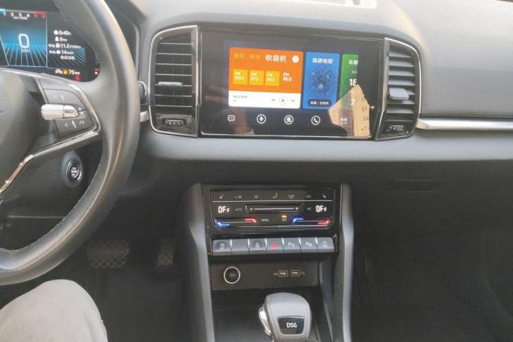 Used Skoda Karoq 2022 TSI280 Luxury Edition Audio And AC Panel