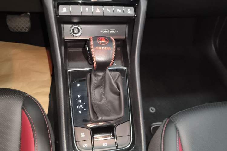 Used Skoda Karoq 2022 TSI280 Luxury Edition Gear Lever