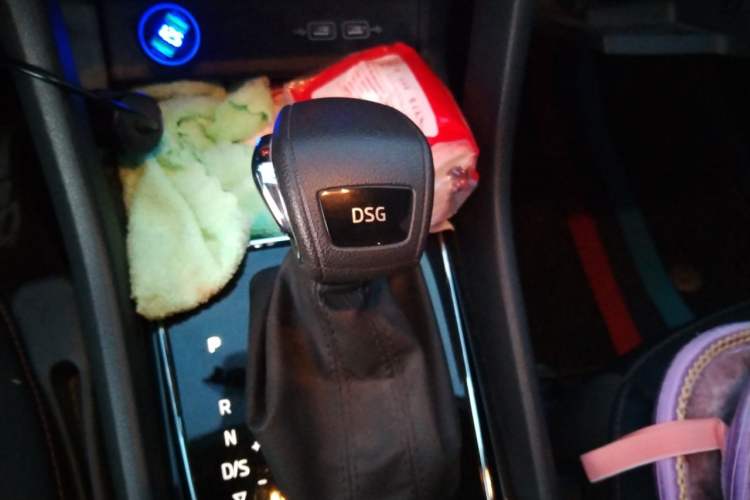 Used Skoda Karoq 2022 TSI280 Luxury Edition Gear Lever