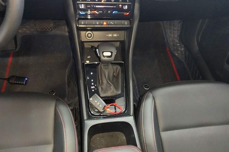 Used Skoda Karoq 2022 TSI280 Premium Edition Gear Lever