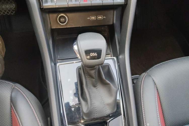 Used Skoda Karoq 2022 TSI280 Luxury Edition Gear Lever