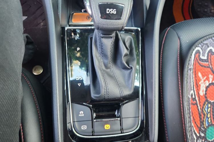 Used Skoda Karoq 2022 TSI280 Premium Edition Gear Lever
