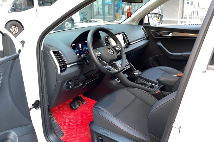Used Skoda Karoq 2022 TSI280 Premium Edition Interior 1