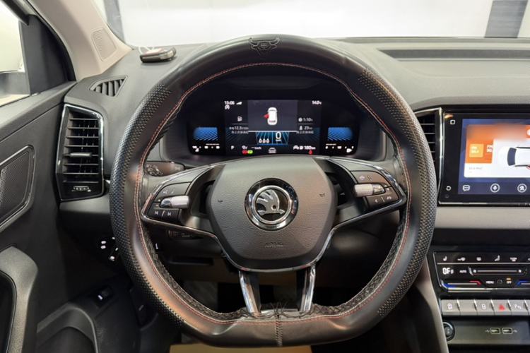 Used Skoda Karoq 2022 TSI280 Luxury Edition Interior 3